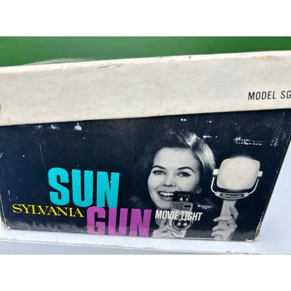 Vintage Sylvania Sun Gun Movie Light SG-70 with Box and Light Meter Black
